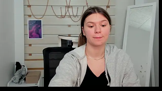 Snapshot of Josephine_Kiss chatting on 28, 1, 2025 Josephine Kiss online show from 28, 1, 2025