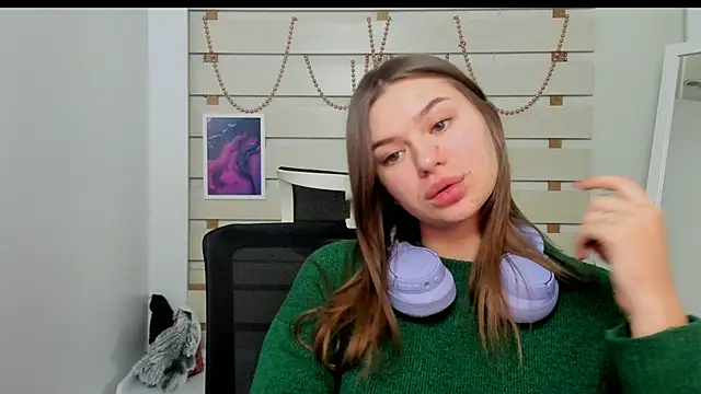 Snapshot of Josephine_Kiss chatting on 4, 2, 2025 Josephine Kiss online show from 4, 2, 2025