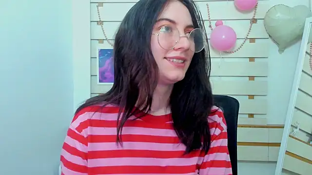 Snapshot of Josephine_Kiss chatting on 13, 2, 2025 Josephine Kiss online show from 13, 2, 2025