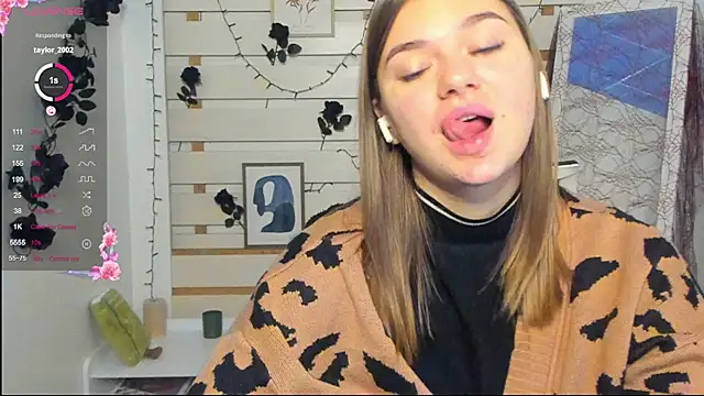 Snapshot of Josephine_Kiss chatting on 31, 10, 2025 Josephine Kiss online show from 31, 10, 2025