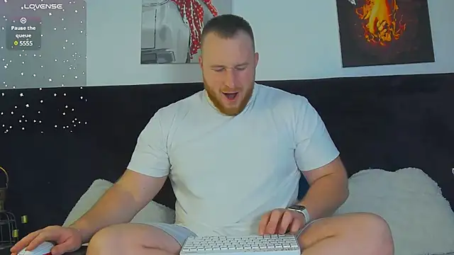 Snapshot of RoddyStill chatting on 8, 1, 2025 RoddyStill online show from 8, 1, 2025