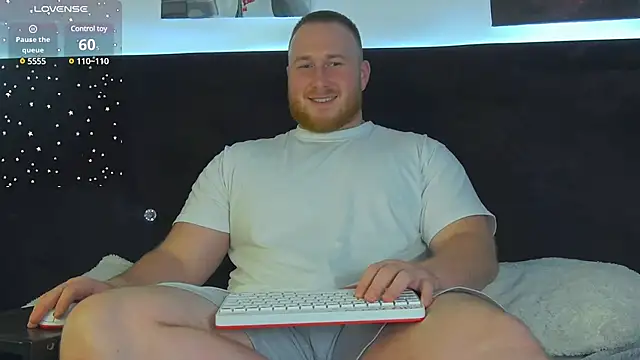 Snapshot of RoddyStill chatting on 8, 1, 2025 RoddyStill online show from 8, 1, 2025