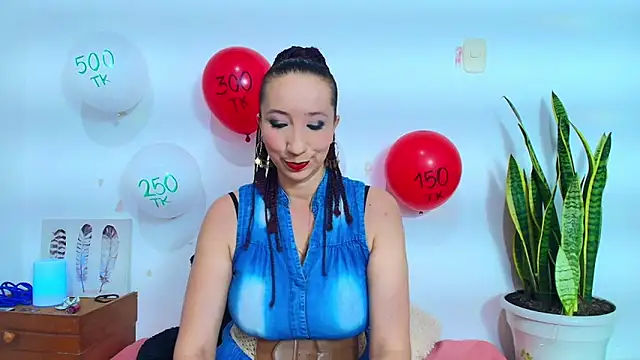 Snapshot of miss-leyla chatting on 19, 3, 2025 miss-leyla online show from 19, 3, 2025