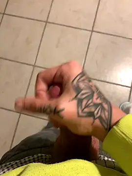 Snapshot of YoungDick25 chatting on 20, 11, 2025 YoungDick25 online show from 20, 11, 2025