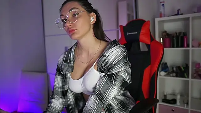 Snapshot of Lady3Holes chatting on 27, 2, 2025 Lady3Holes online show from 27, 2, 2025