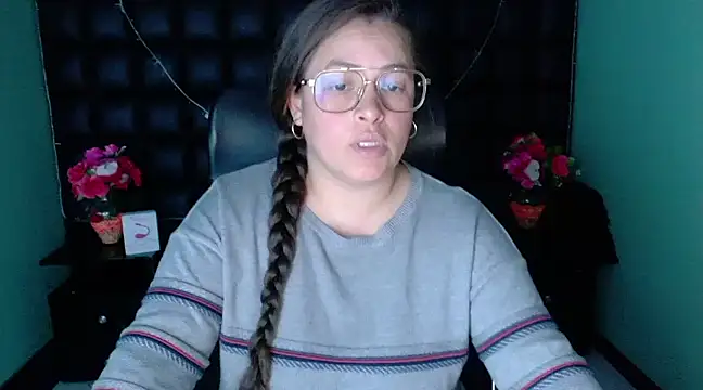 SaraThomso online show from 28, 12, 2024