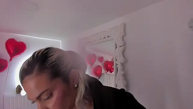 Shelynna azzul online show from 15, 2, 2025