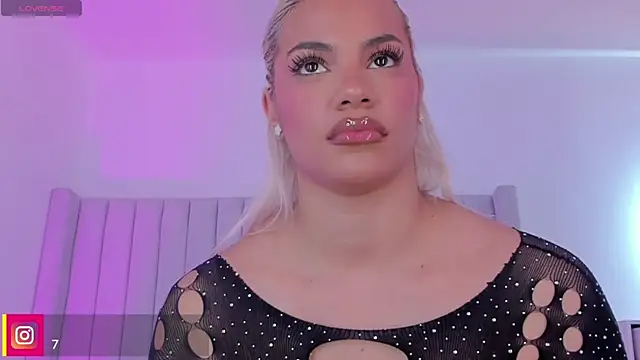 Shelynna azzul online show from 6, 11, 2025