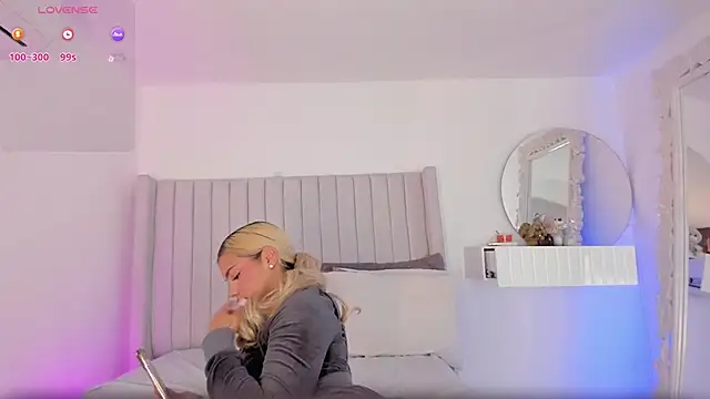 Shelynna azzul online show from 6, 6, 2026
