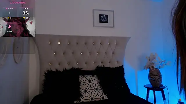 Tifanny Sweett online show from 29, 9, 2025