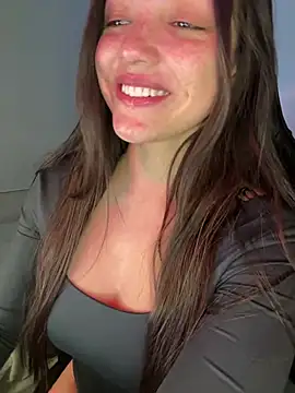 MisFrekcles  online show from 6, 3, 2025