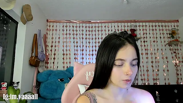 lucyy tay online show from 10, 9, 2025