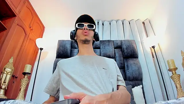 TomyMosterCock online show from 22, 1, 2025