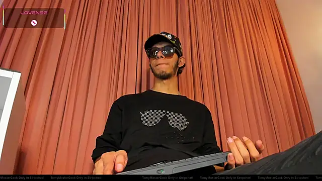 Snapshot of TomyMosterCock chatting on 26, 11, 2025 TomyMosterCock online show from 26, 11, 2025