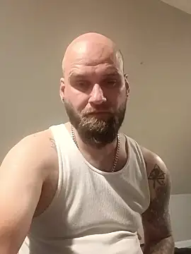 Snapshot of Dj8717 chatting on 4, 10, 2025 Dj8717 online show from 4, 10, 2025