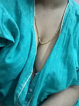 Snapshot of cuteyqueen chatting on 20, 12, 2024 cuteyqueen online show from 20, 12, 2024