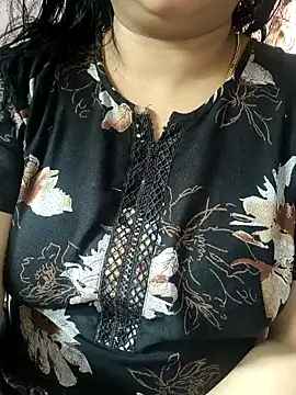 Snapshot of cuteyqueen chatting on 15, 1, 2025 cuteyqueen online show from 15, 1, 2025