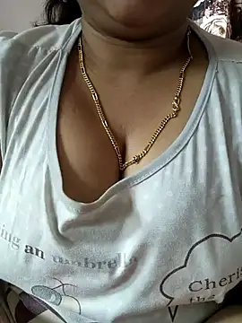 Snapshot of cuteyqueen chatting on 16, 1, 2025 cuteyqueen online show from 16, 1, 2025