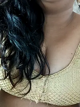 Snapshot of cuteyqueen chatting on 5, 2, 2025 cuteyqueen online show from 5, 2, 2025