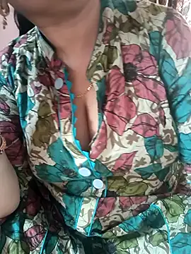 Snapshot of cuteyqueen chatting on 22, 2, 2025 cuteyqueen online show from 22, 2, 2025