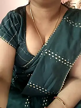 Snapshot of cuteyqueen chatting on 25, 2, 2025 cuteyqueen online show from 25, 2, 2025