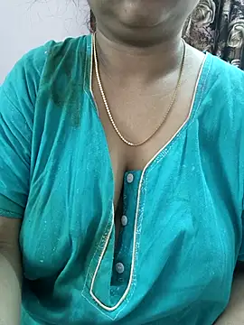 Snapshot of cuteyqueen chatting on 9, 3, 2025 cuteyqueen online show from 9, 3, 2025