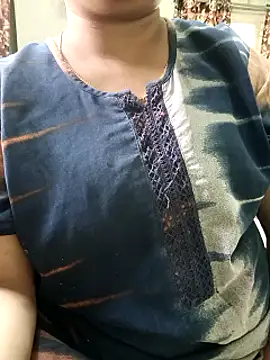 Snapshot of cuteyqueen chatting on 16, 3, 2025 cuteyqueen online show from 16, 3, 2025