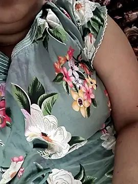 Snapshot of cuteyqueen chatting on 23, 3, 2025 cuteyqueen online show from 23, 3, 2025