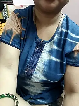 Snapshot of cuteyqueen chatting on 13, 9, 2025 cuteyqueen online show from 13, 9, 2025