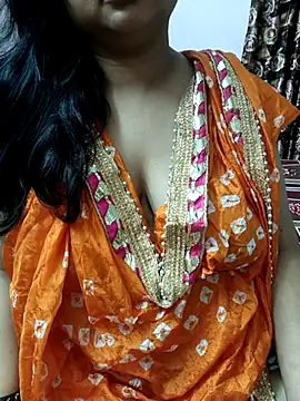 Snapshot of cuteyqueen chatting on 20, 9, 2025 cuteyqueen online show from 20, 9, 2025