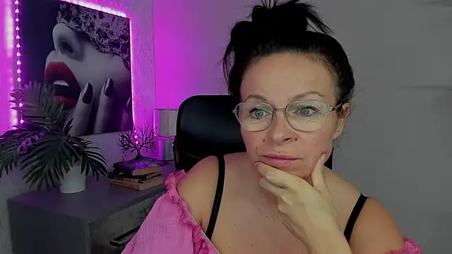 HelenLuxx online show from 20, 9, 2025