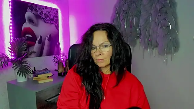 HelenLuxx online show from 16, 10, 2025