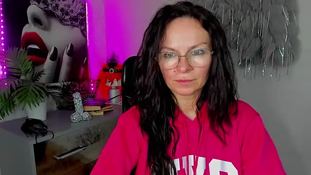 HelenLuxx online show from 27, 3, 2026