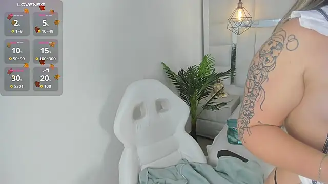 Snapshot of 1m_dalhia chatting on 27, 10, 2025 1m dalhia online show from 27, 10, 2025