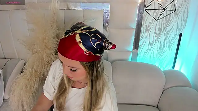 Snapshot of 1m_dalhia chatting on 20, 11, 2025 1m dalhia online show from 20, 11, 2025