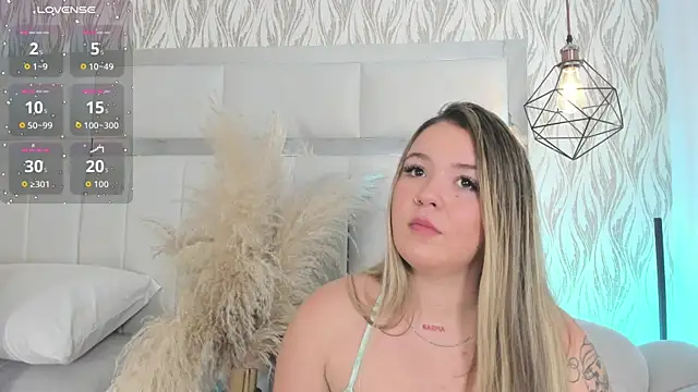 Snapshot of 1m_dalhia chatting on 21, 11, 2025 1m dalhia online show from 21, 11, 2025