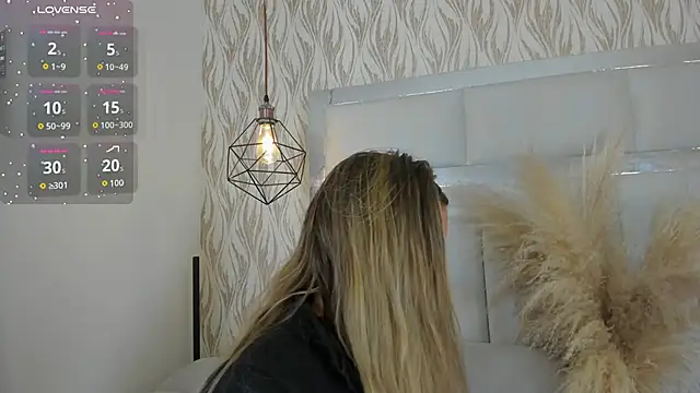 Snapshot of 1m_dalhia chatting on 1, 12, 2025 1m dalhia online show from 1, 12, 2025