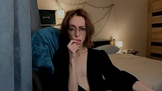 Snapshot of amber_quell_here chatting on 10, 10, 2025 amber quell here online show from 10, 10, 2025