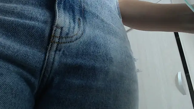 Snapshot of Amelia_Debora_Antonella chatting on 8, 11, 2025 Amelia Debora Antonella online show from 8, 11, 2025