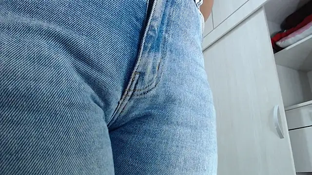 Snapshot of Amelia_Debora_Antonella chatting on 16, 11, 2025 Amelia Debora Antonella online show from 16, 11, 2025