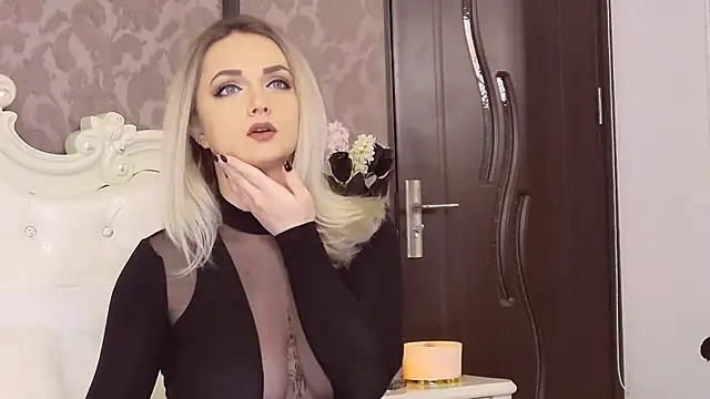 Snapshot of EllianaReese chatting on 21, 2, 2025 EllianaReese online show from 21, 2, 2025