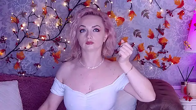 Snapshot of EllianaReese chatting on 19, 9, 2025 EllianaReese online show from 19, 9, 2025
