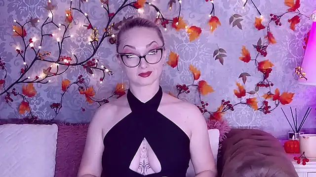 Snapshot of EllianaReese chatting on 17, 10, 2025 EllianaReese online show from 17, 10, 2025