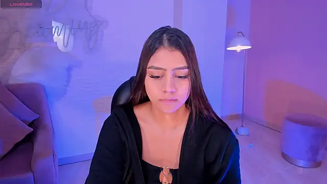 Snapshot of AllyJensen chatting on 5, 2, 2025 AllyJensen online show from 5, 2, 2025