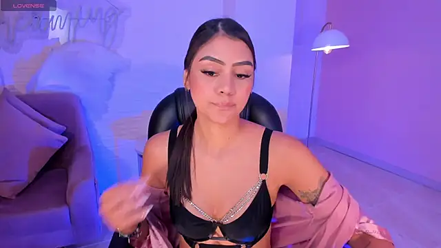 Snapshot of AllyJensen chatting on 7, 2, 2025 AllyJensen online show from 7, 2, 2025