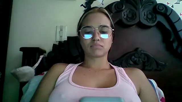 trianabell online show from 8, 9, 2025