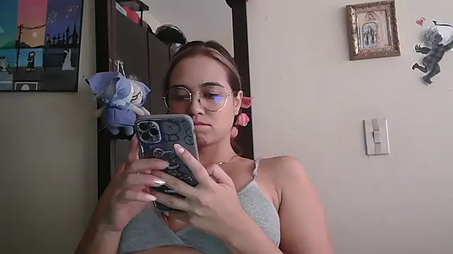 Snapshot of trianabell chatting on 6, 5, 2026 trianabell online show from 6, 5, 2026
