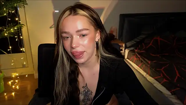 Snapshot of Lily_Yin chatting on 19, 2, 2025 Lily Yin online show from 19, 2, 2025