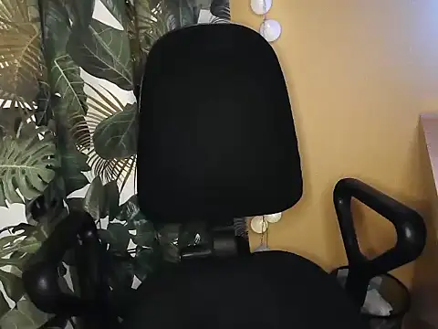 Snapshot of etat_onn chatting on 6, 10, 2025 etat onn online show from 6, 10, 2025