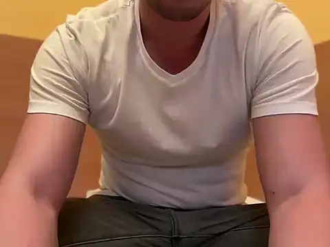 Snapshot of etat_onn chatting on 24, 10, 2025 etat onn online show from 24, 10, 2025